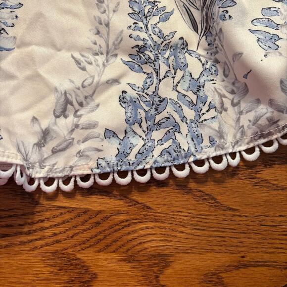 Shein White and Blue Floral 3/4 sleeve Dress Size S Peek a Boo Waist - Picture 13 of 16